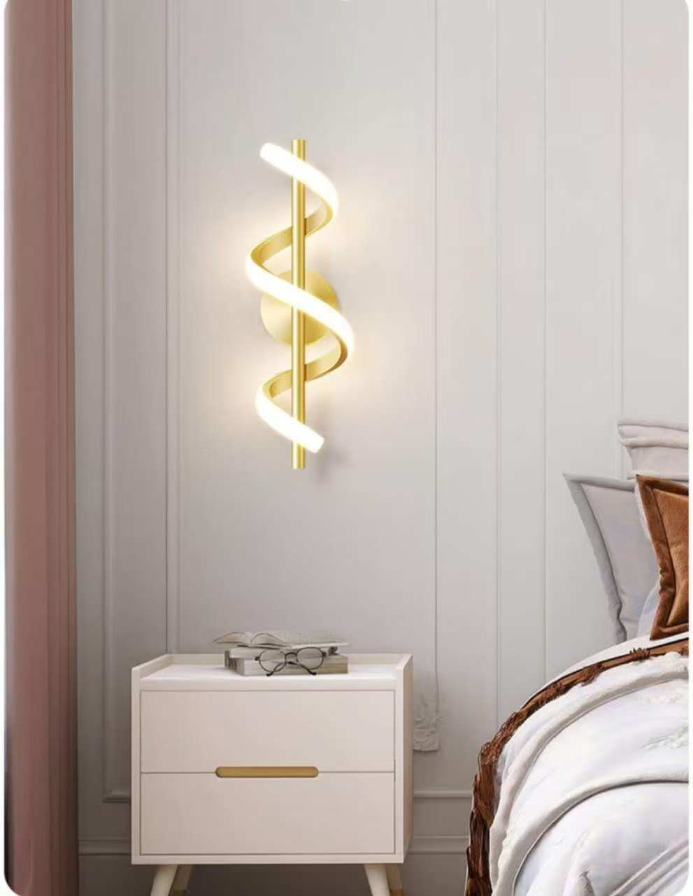 Aplique Dorado Interna con 3 tornos de lucces